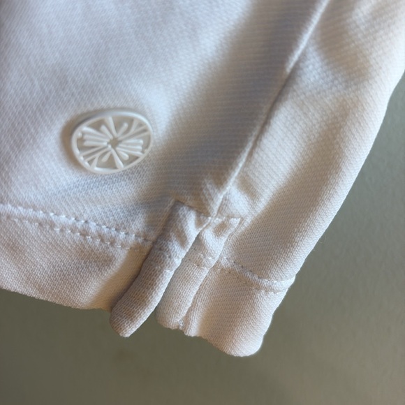 Lilly Pulitzer Luxletic White Top Medium - Picture 8 of 8